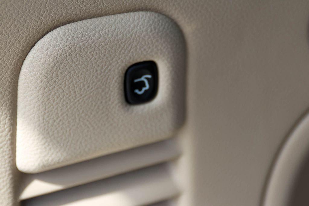used 2022 Jeep Grand Cherokee car, priced at $24,619