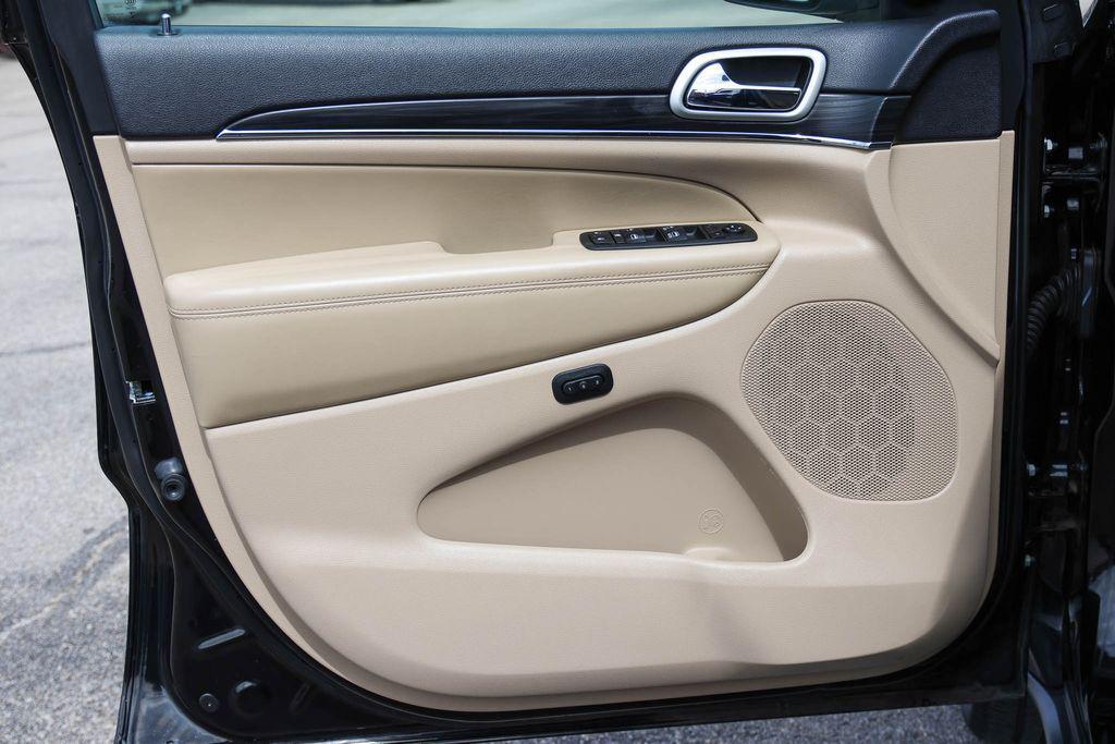 used 2022 Jeep Grand Cherokee car, priced at $24,619