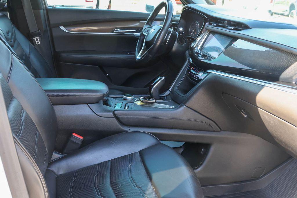 used 2020 Cadillac XT6 car, priced at $23,119