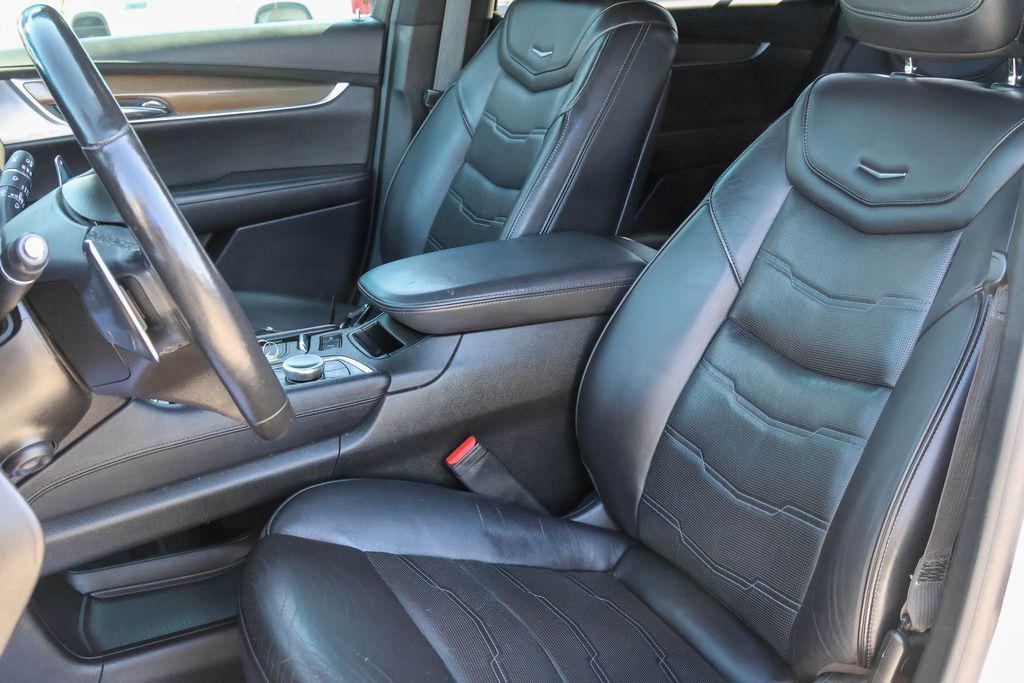 used 2020 Cadillac XT6 car, priced at $23,119