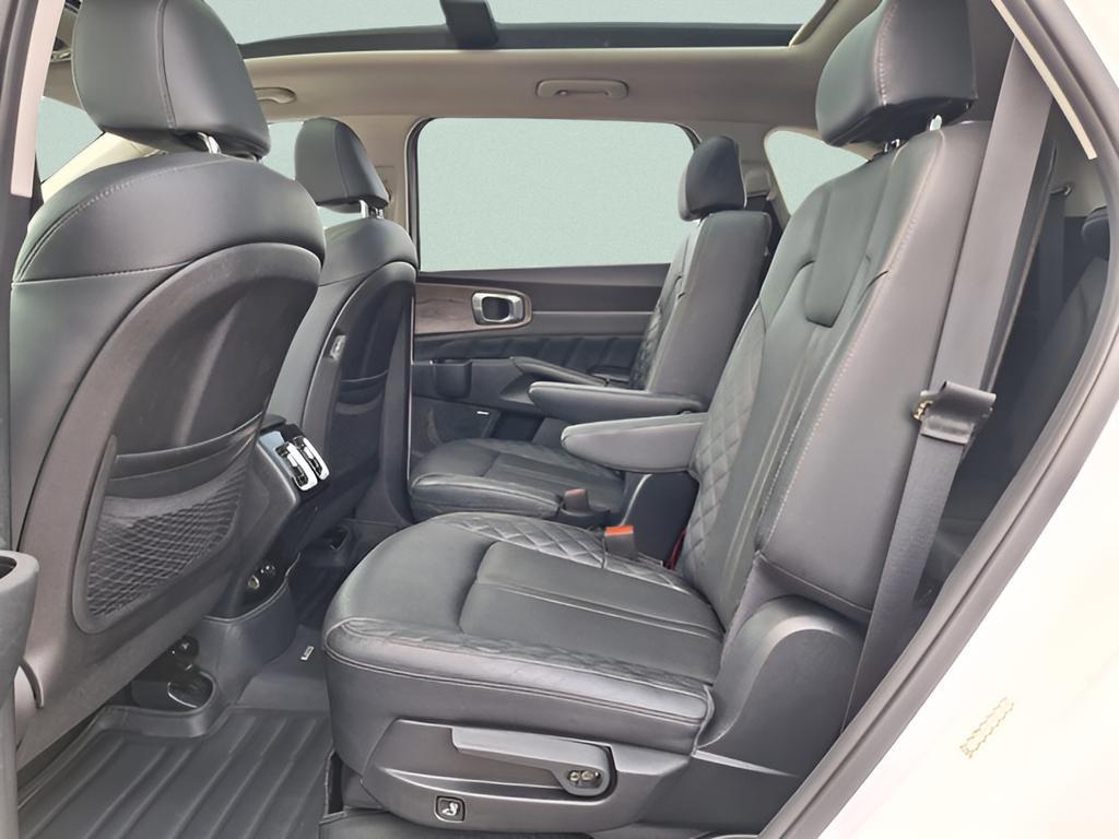 used 2021 Kia Sorento car, priced at $21,490