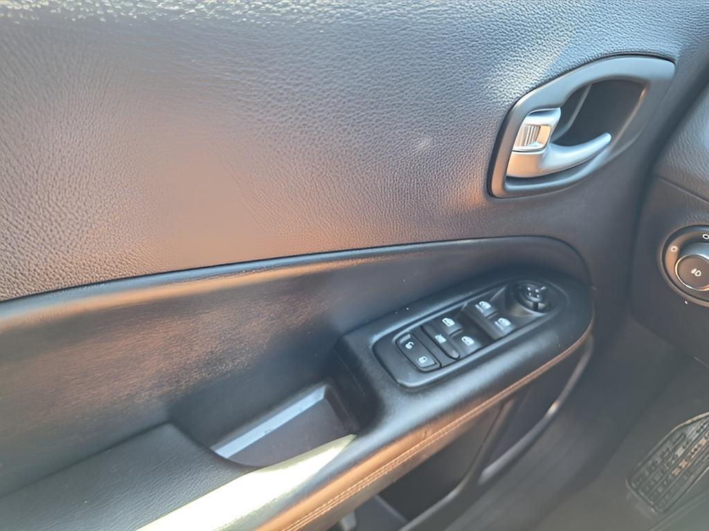 used 2021 Jeep Compass car, priced at $15,884