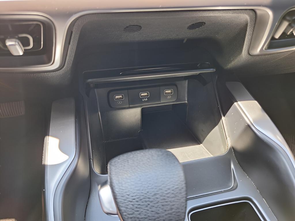 used 2023 Kia Sorento car, priced at $22,631