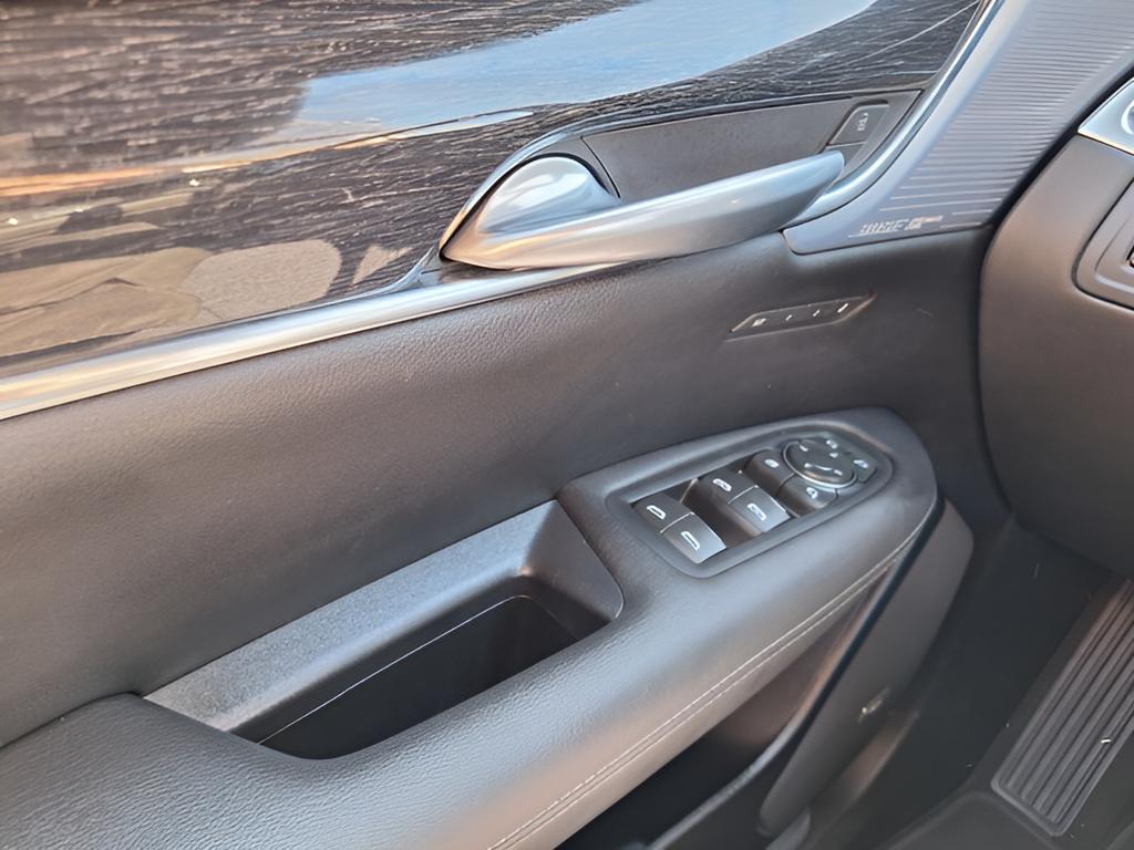 used 2024 Cadillac XT5 car, priced at $32,520