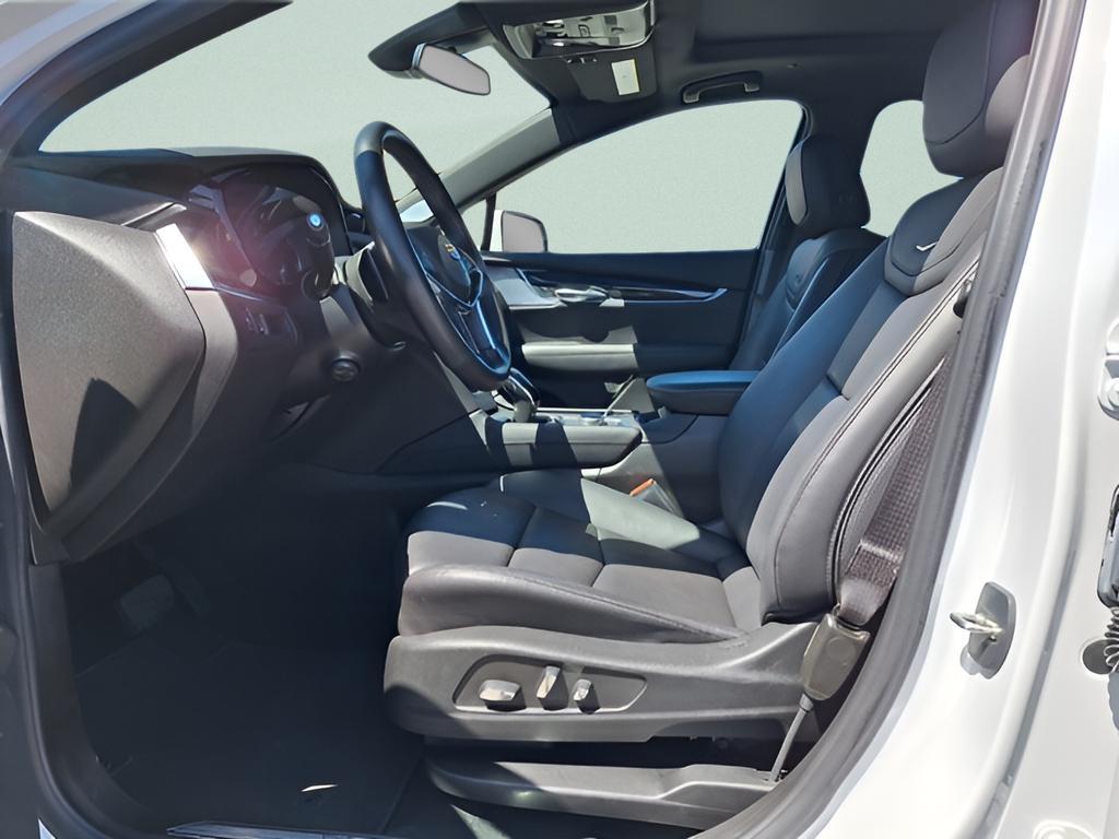 used 2024 Cadillac XT5 car, priced at $32,520