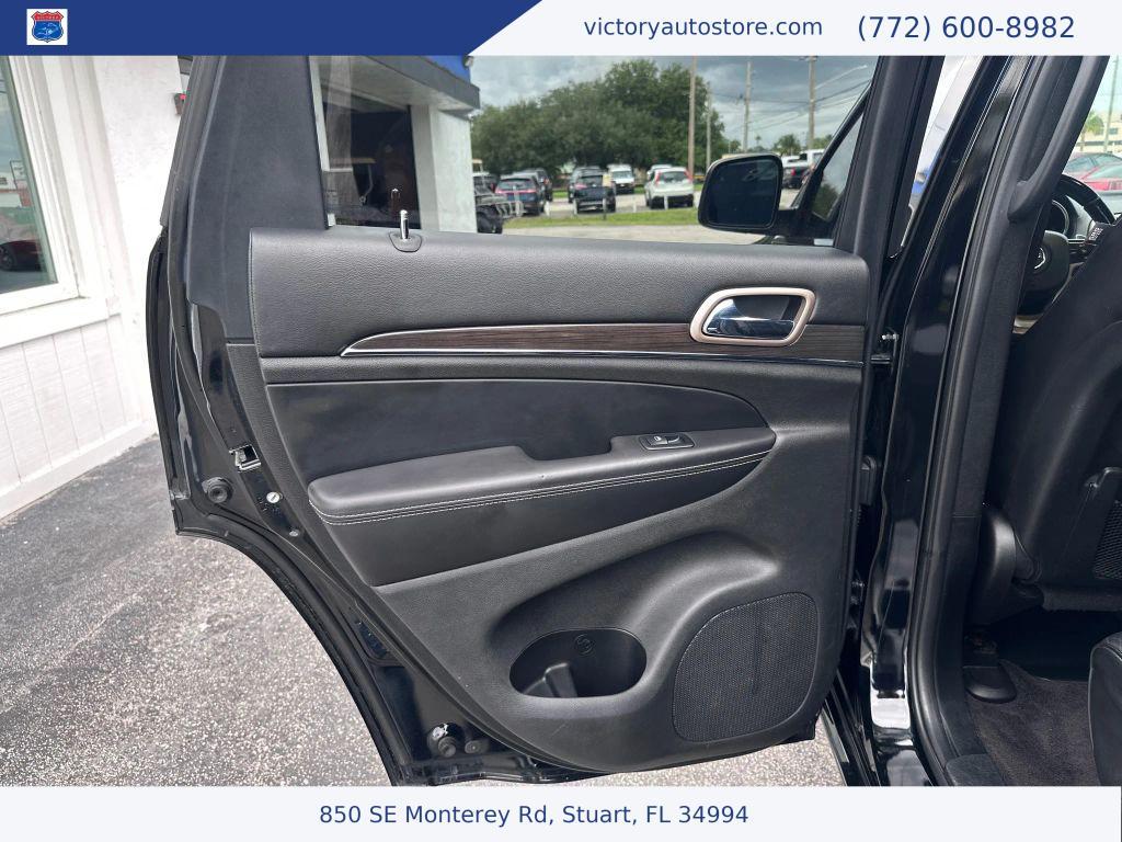 used 2017 Jeep Grand Cherokee car, priced at $15,950