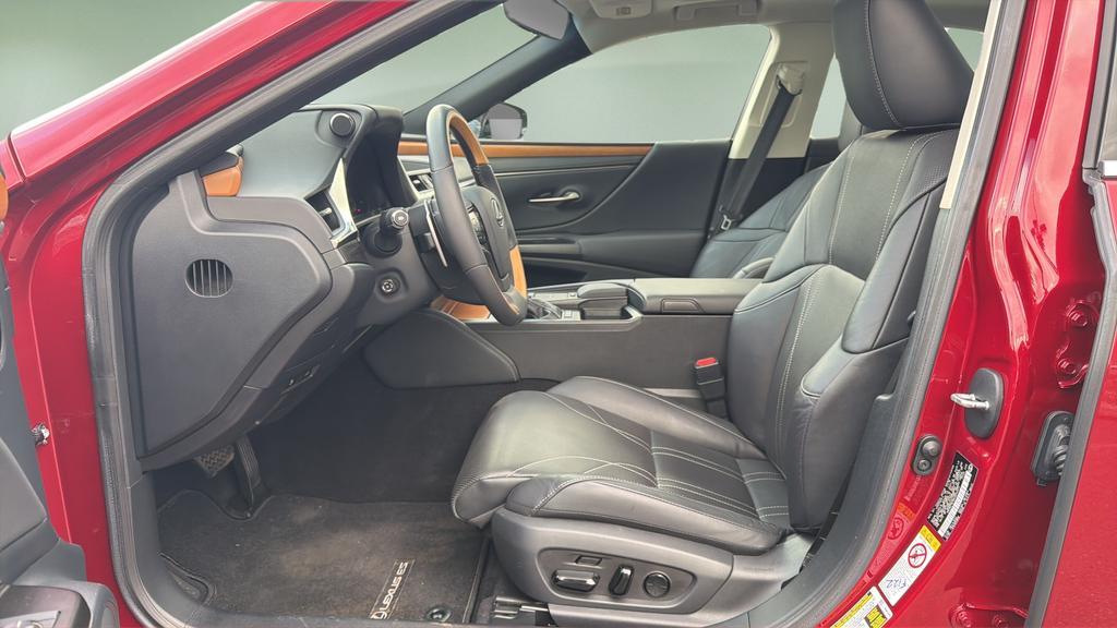 used 2019 Lexus ES 350 car, priced at $31,276
