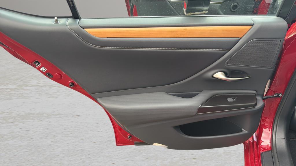 used 2019 Lexus ES 350 car, priced at $31,276