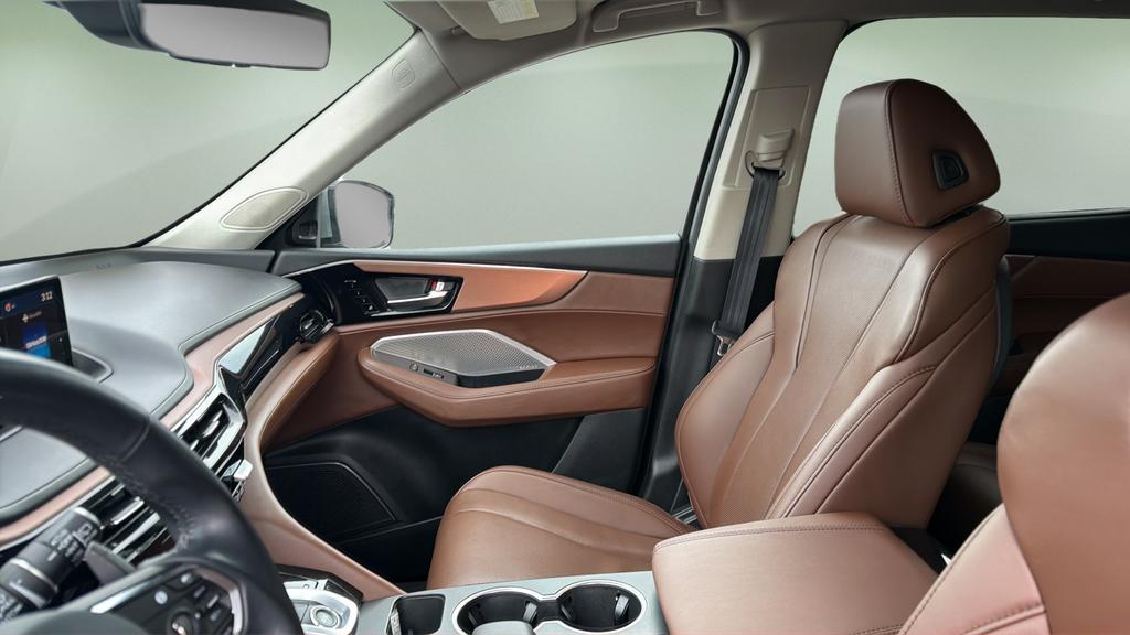 used 2023 Acura MDX car, priced at $38,900