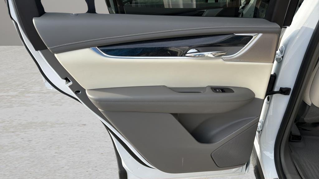 used 2022 Cadillac XT6 car, priced at $31,975