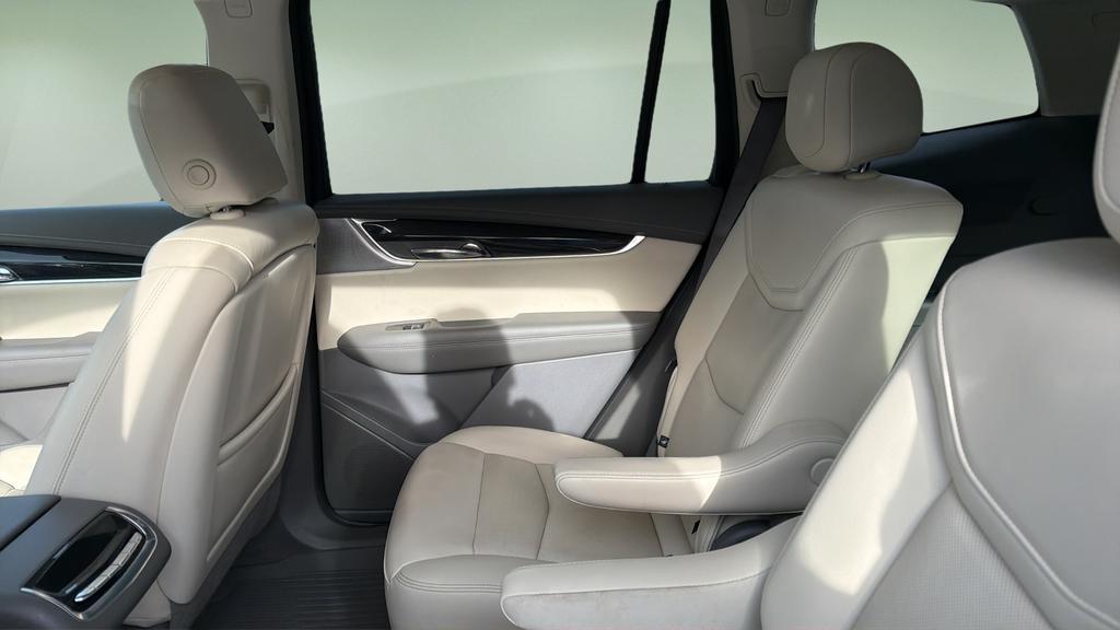 used 2022 Cadillac XT6 car, priced at $31,975