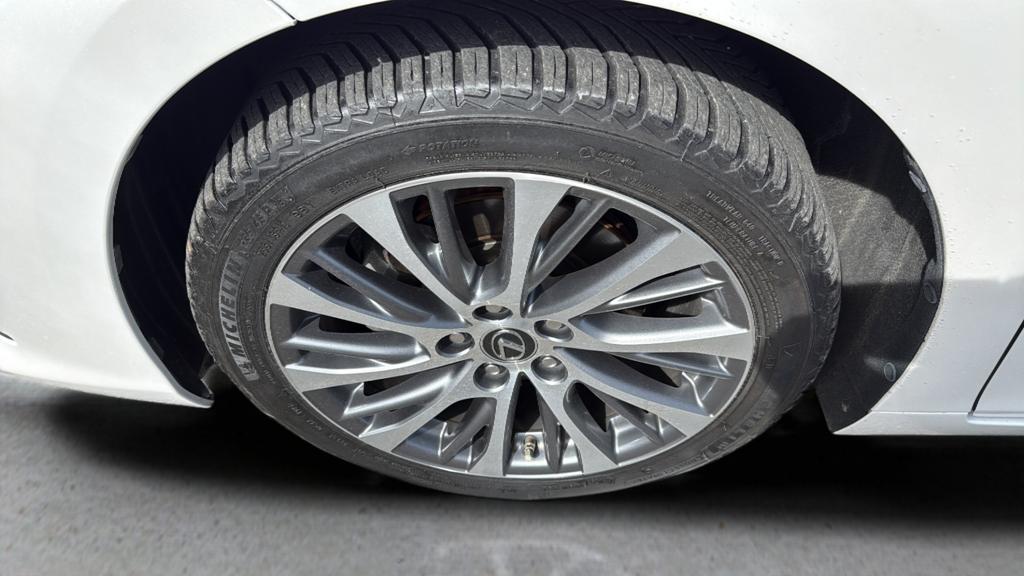 used 2019 Lexus ES 350 car, priced at $27,199