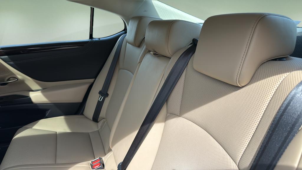 used 2019 Lexus ES 350 car, priced at $27,199