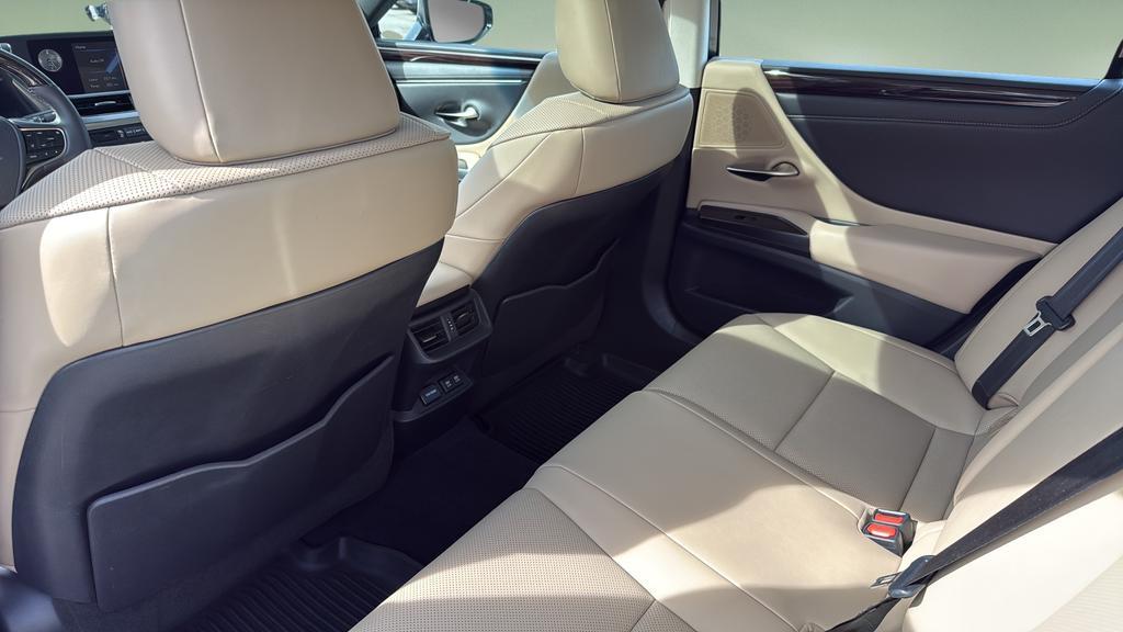 used 2019 Lexus ES 350 car, priced at $27,199