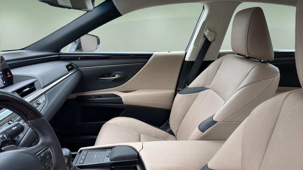 used 2020 Lexus ES 350 car, priced at $32,898