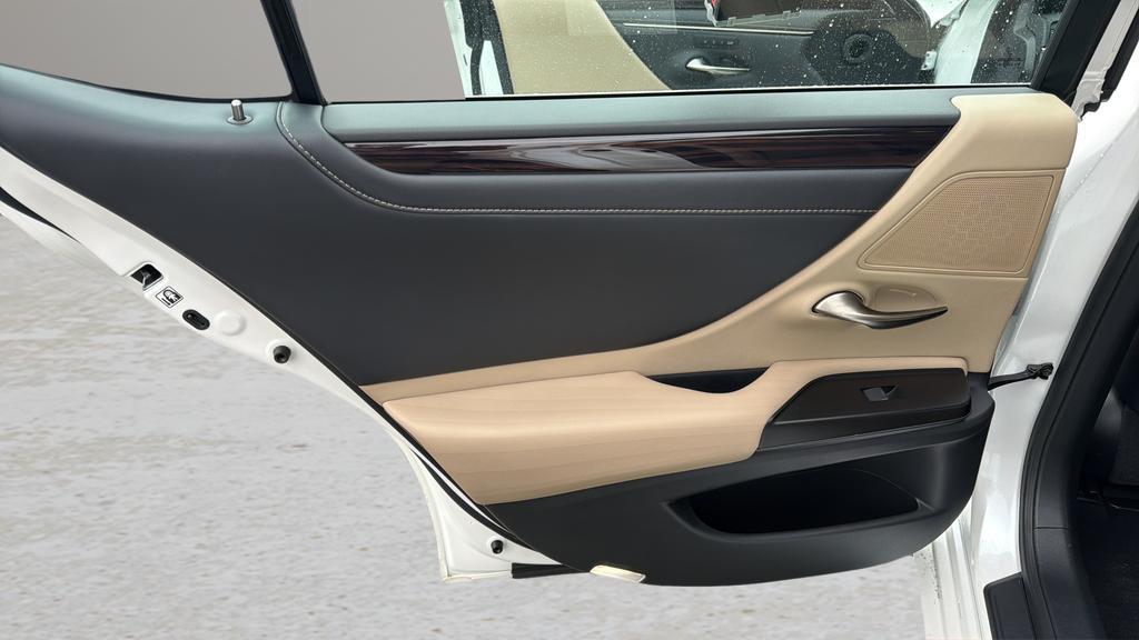 used 2020 Lexus ES 350 car, priced at $32,898