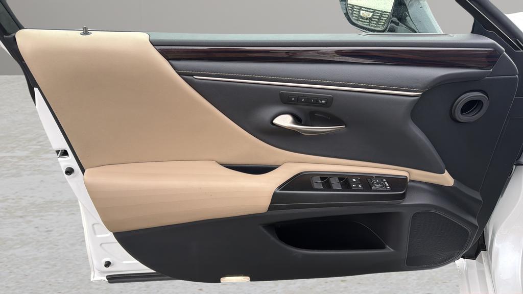 used 2020 Lexus ES 350 car, priced at $32,898