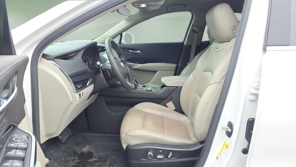 used 2020 Cadillac XT4 car, priced at $22,460