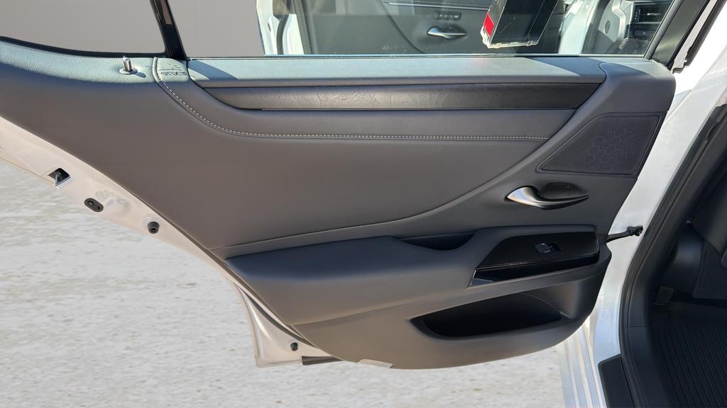 used 2023 Lexus ES 300h car, priced at $41,903