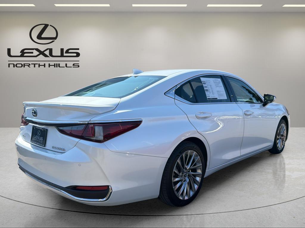 used 2023 Lexus ES 300h car, priced at $41,903