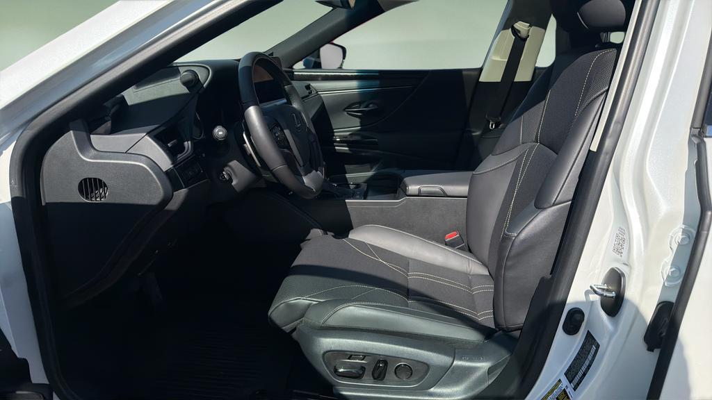 used 2023 Lexus ES 300h car, priced at $41,903