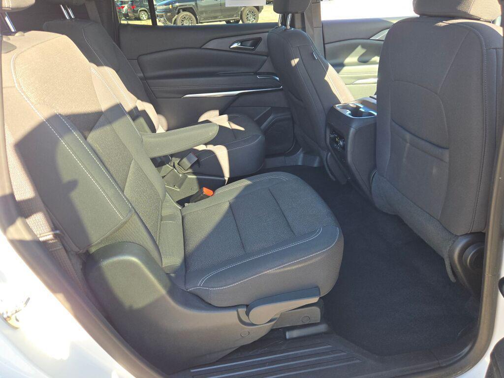 used 2024 Chevrolet Traverse car, priced at $33,799