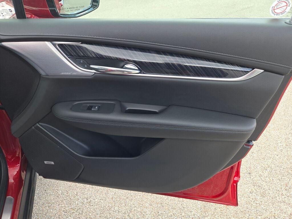 used 2023 Cadillac XT6 car, priced at $33,849