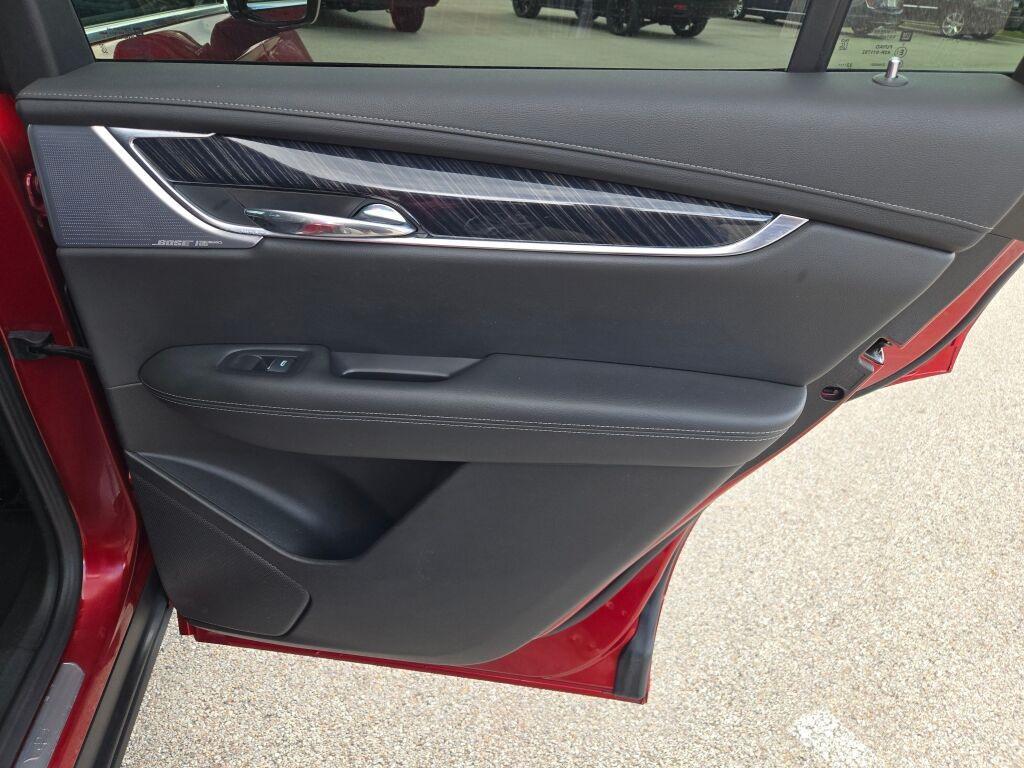 used 2023 Cadillac XT6 car, priced at $33,849