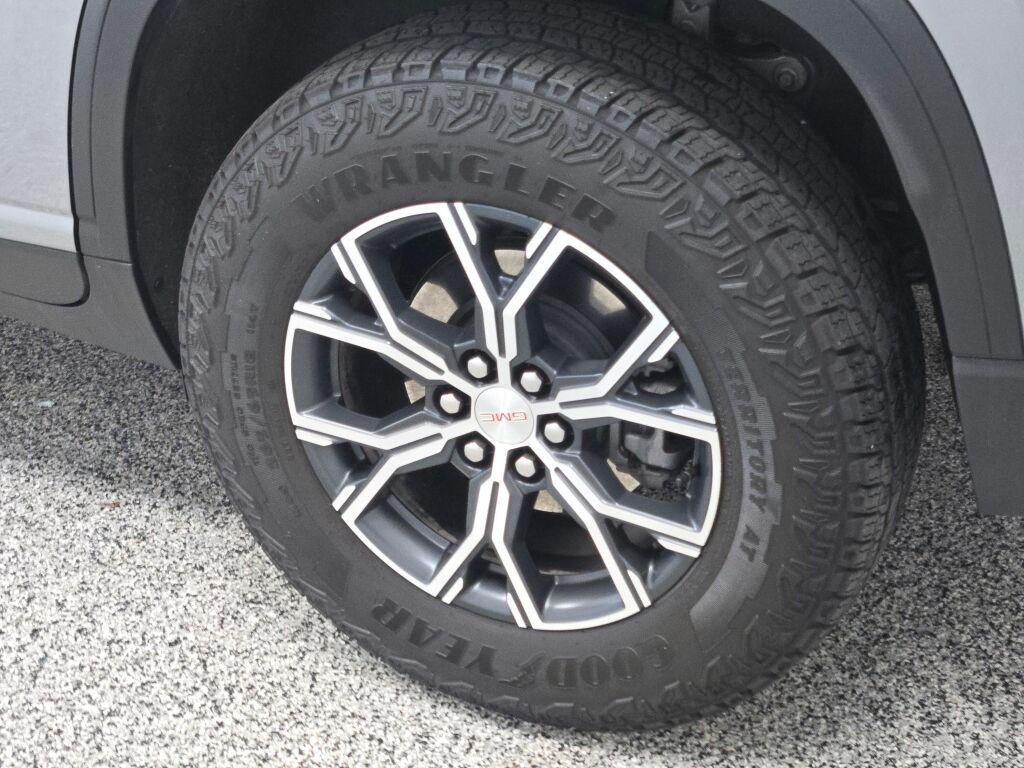 used 2024 GMC Acadia car, priced at $40,161