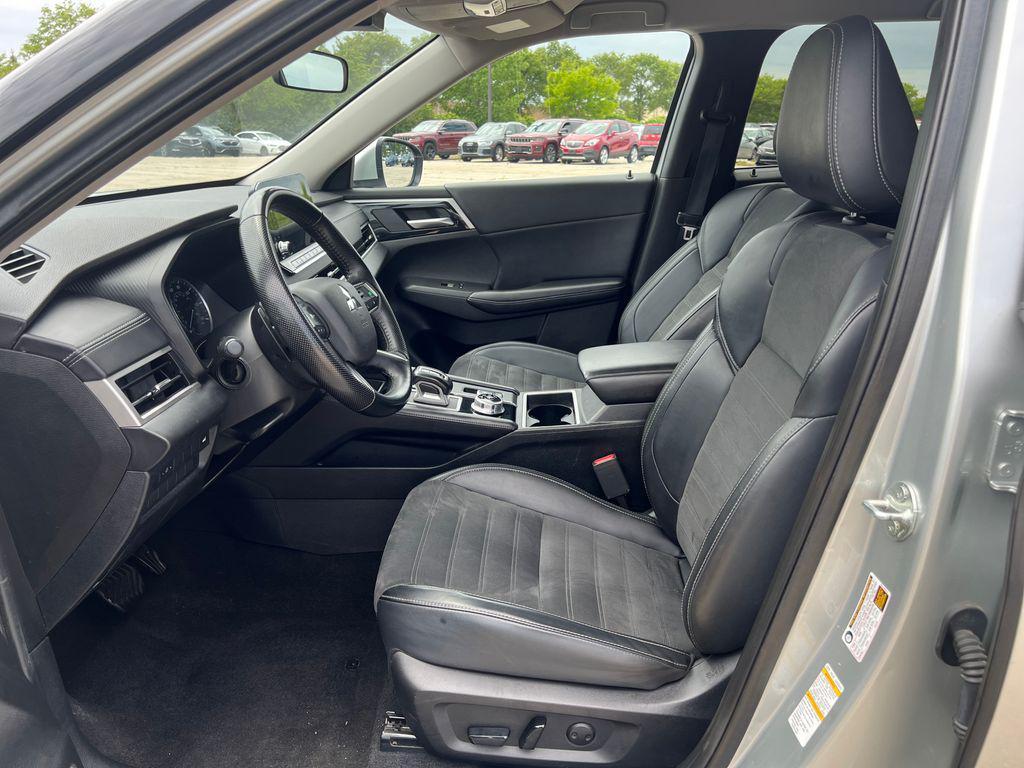 used 2024 Mitsubishi Outlander car, priced at $23,111