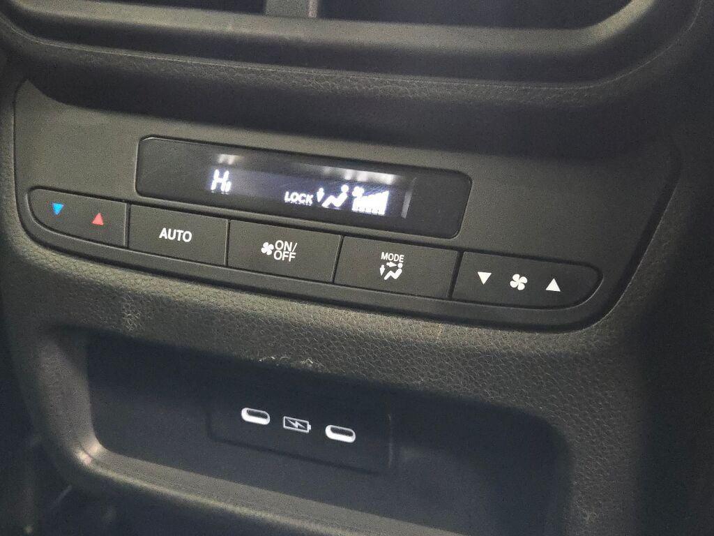 used 2025 Honda Pilot car, priced at $41,599