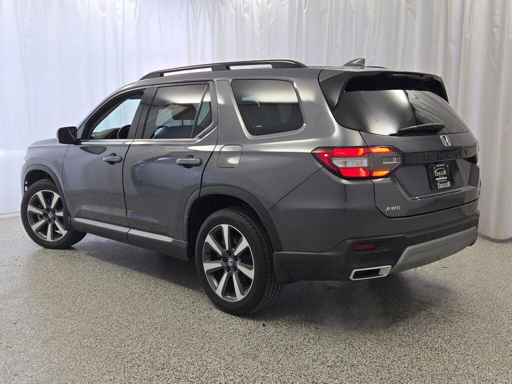 used 2025 Honda Pilot car, priced at $41,599