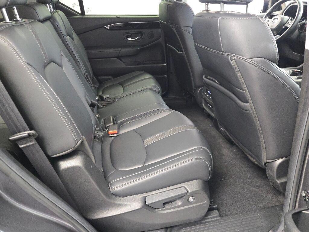 used 2025 Honda Pilot car, priced at $41,599