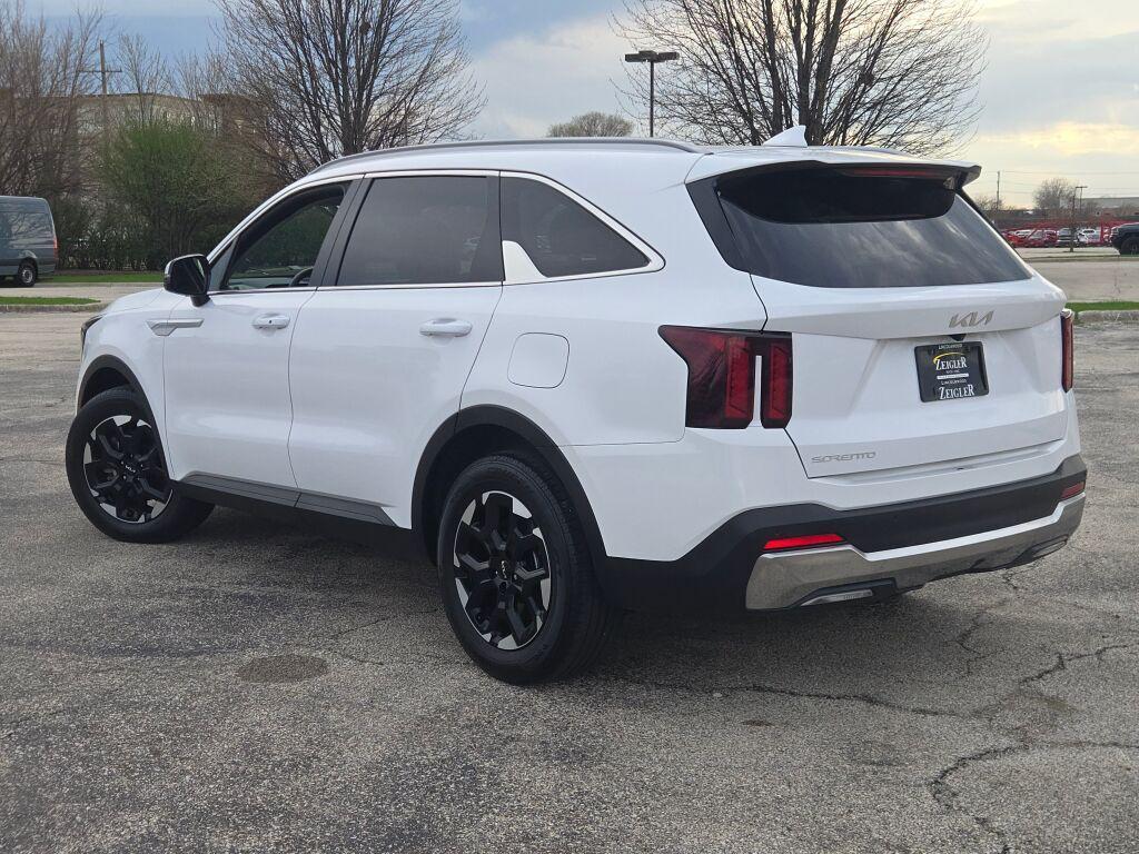 used 2024 Kia Sorento car, priced at $27,899