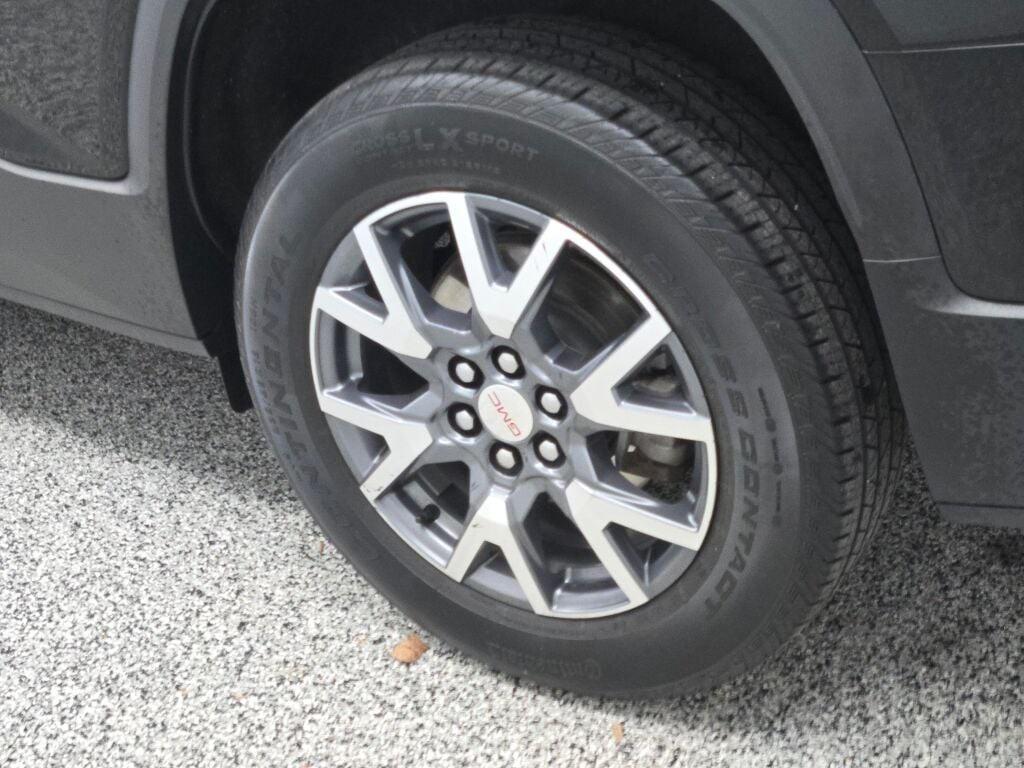 used 2023 GMC Acadia car, priced at $29,399