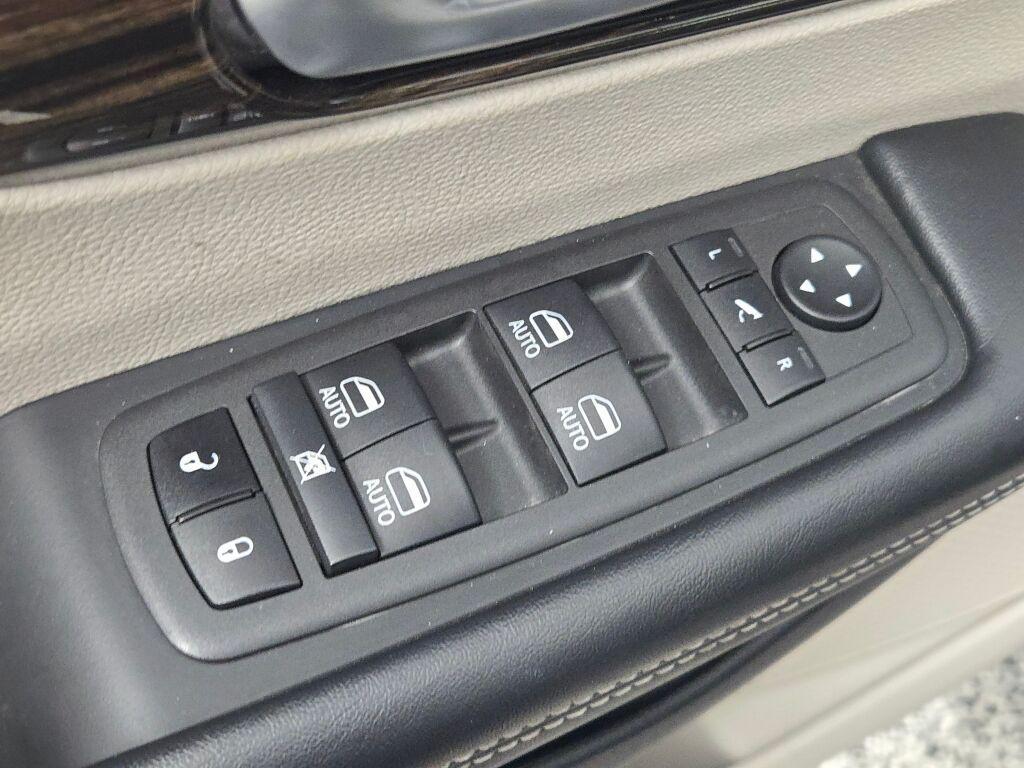 used 2022 Chrysler Pacifica car, priced at $27,295