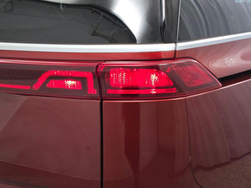 used 2024 Kia Carnival car, priced at $28,899