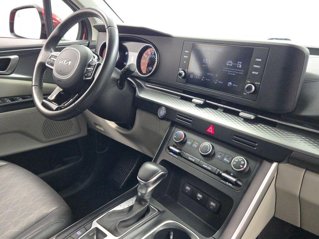 used 2024 Kia Carnival car, priced at $28,899