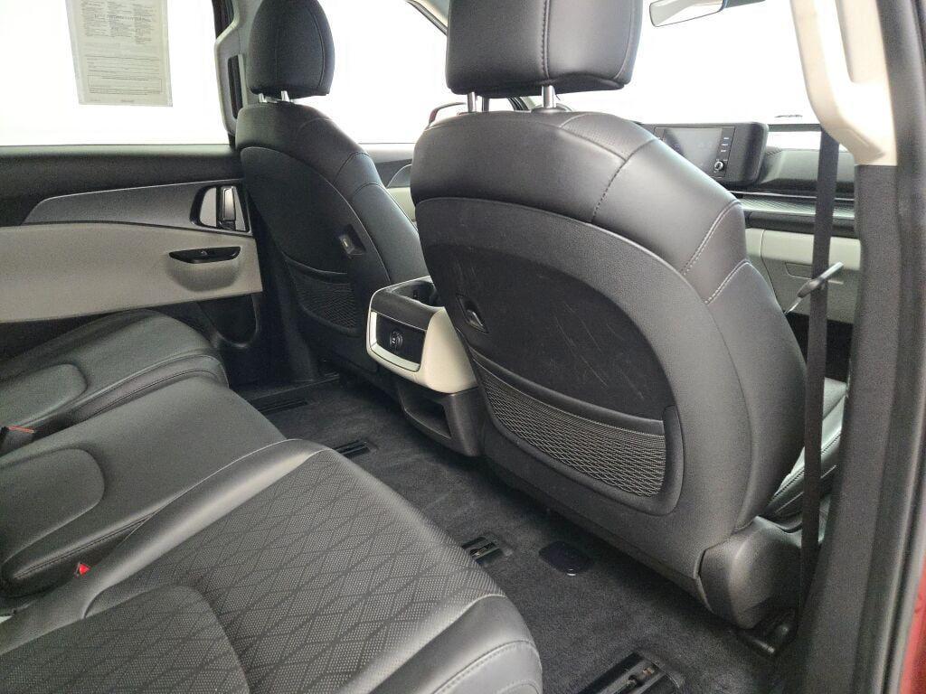 used 2024 Kia Carnival car, priced at $28,899