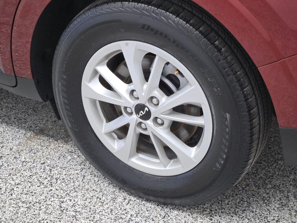 used 2024 Kia Carnival car, priced at $28,899