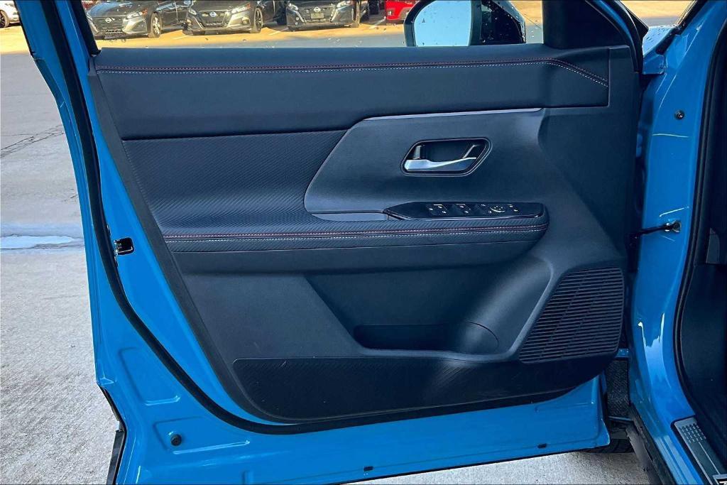 new 2025 Nissan Kicks car, priced at $28,312