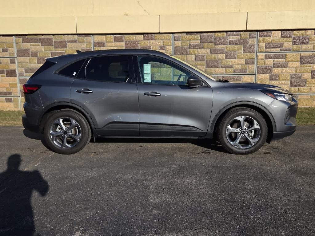 used 2025 Ford Escape car, priced at $24,368