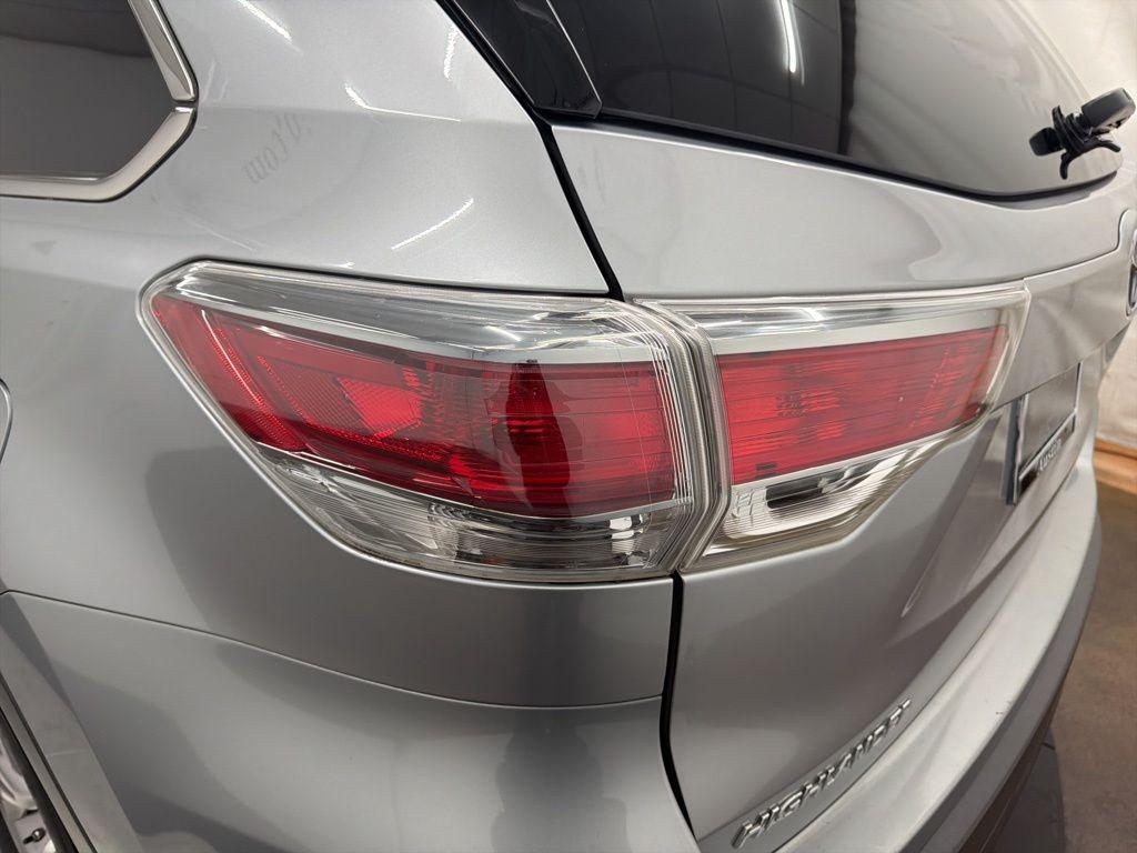 used 2015 Toyota Highlander car, priced at $13,500