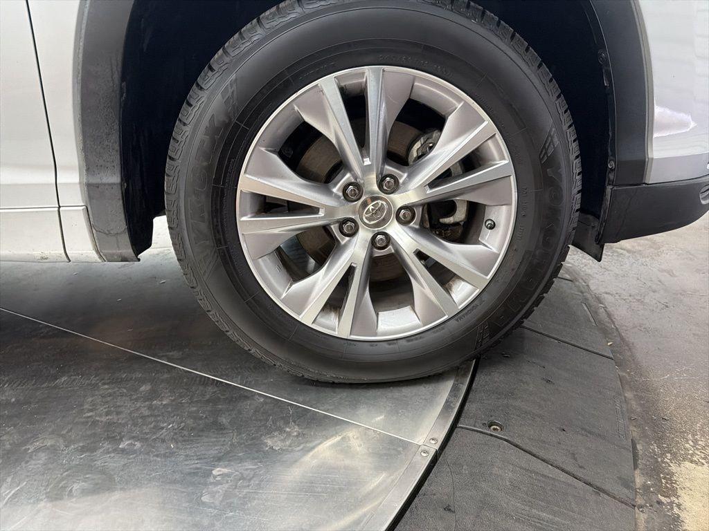 used 2015 Toyota Highlander car, priced at $13,500