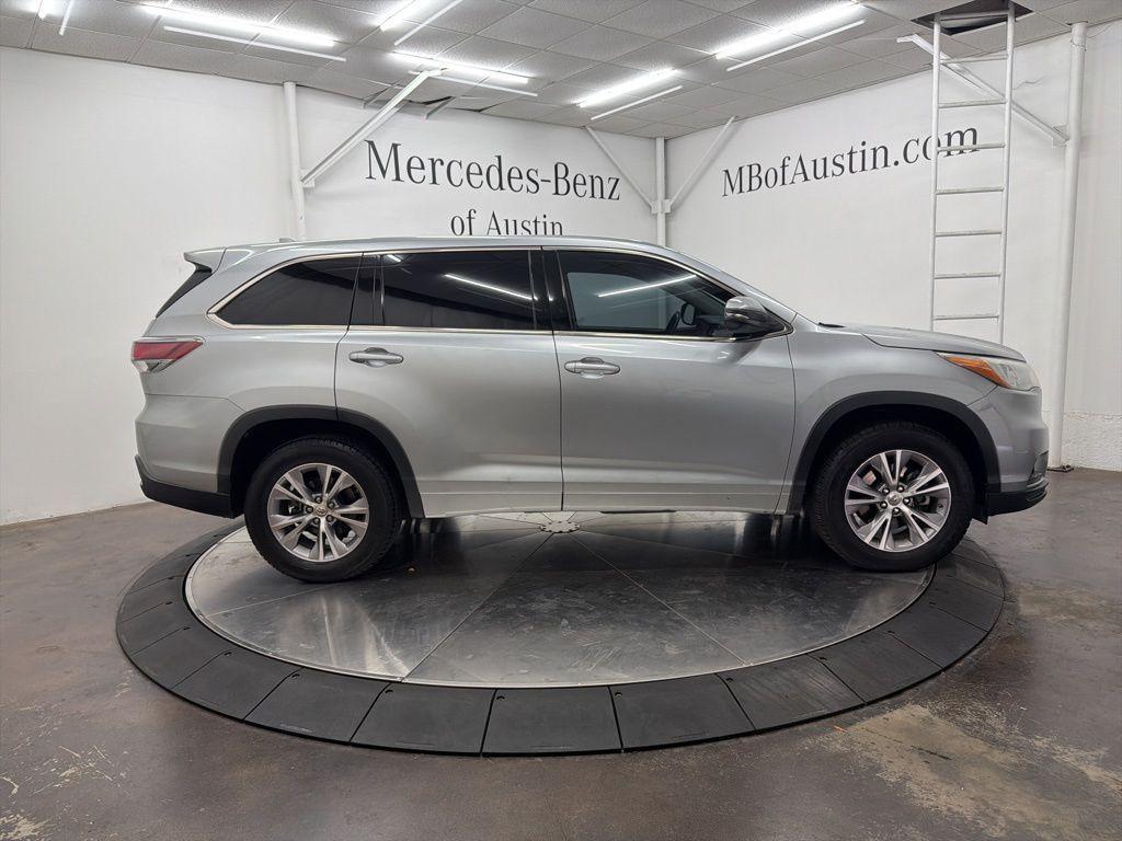 used 2015 Toyota Highlander car, priced at $13,500