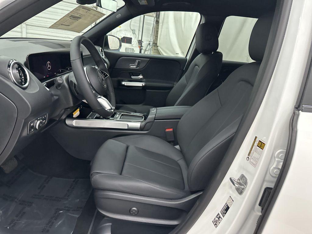 new 2026 Mercedes-Benz GLB 250 car, priced at $48,600