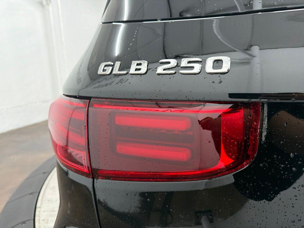 new 2026 Mercedes-Benz GLB 250 car, priced at $51,395