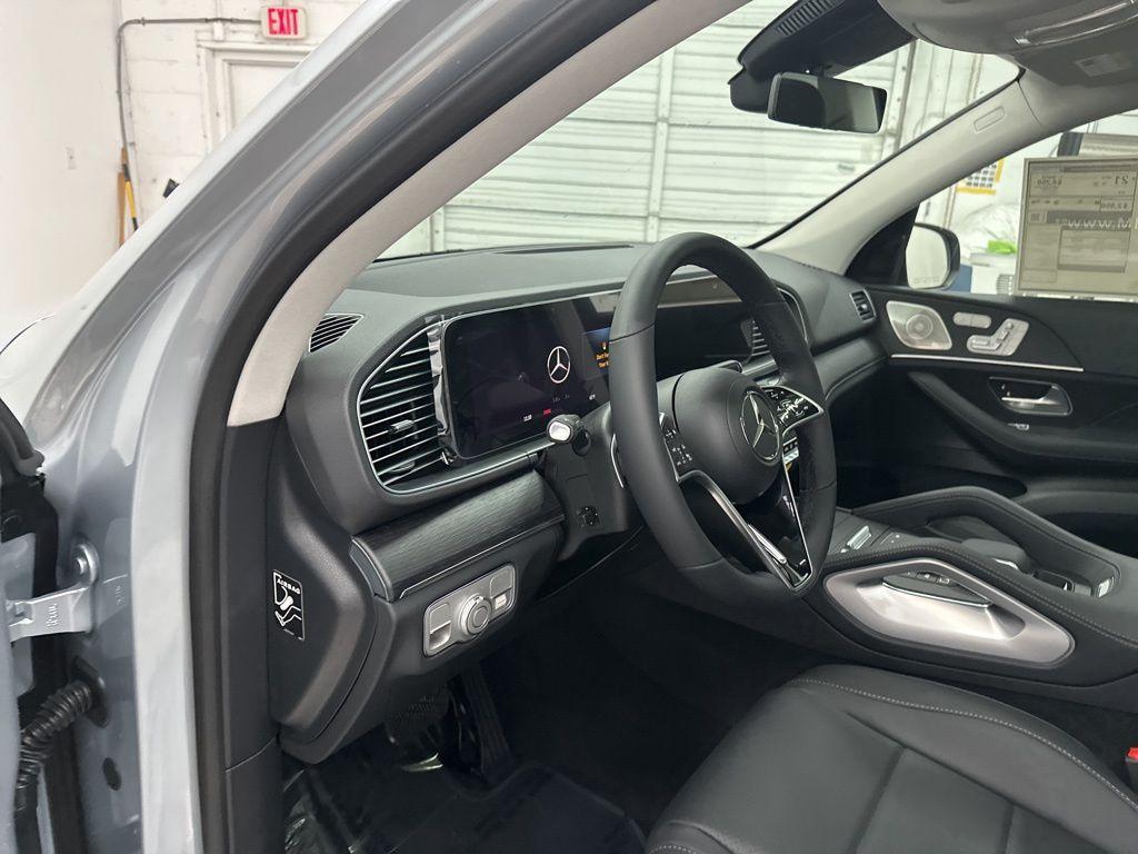 new 2026 Mercedes-Benz GLE 450 car, priced at $80,995