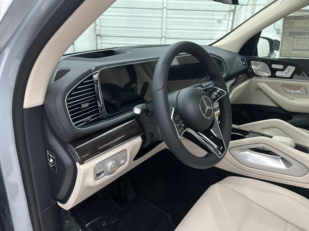 new 2026 Mercedes-Benz GLE 450 car, priced at $81,000