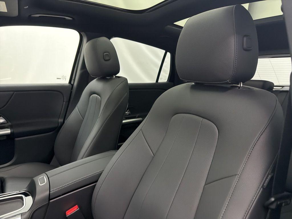 new 2026 Mercedes-Benz GLA 250 car, priced at $47,295